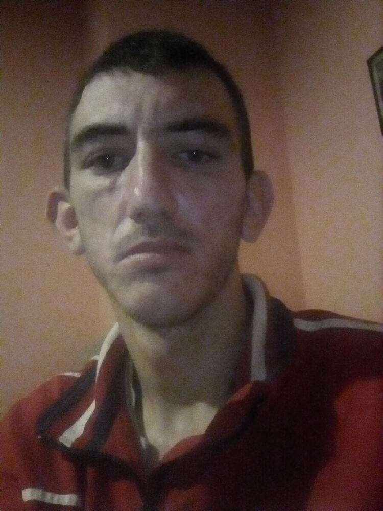  21427972  Aleksandar, 28 ,     