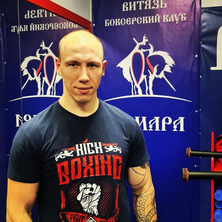  32870492  Vladimir, 33 ,    