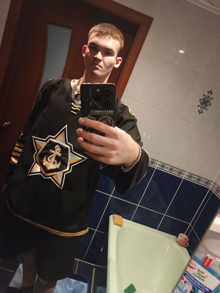  ,   Tourist, 19 ,   ,   , c 