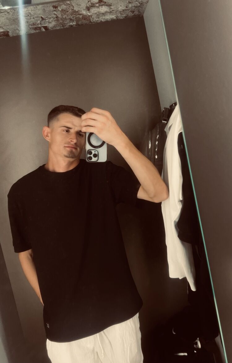  54058892  Lilian, 23 ,    