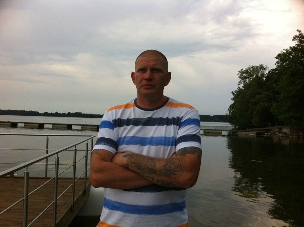  15281782  Rony James, 51 ,    