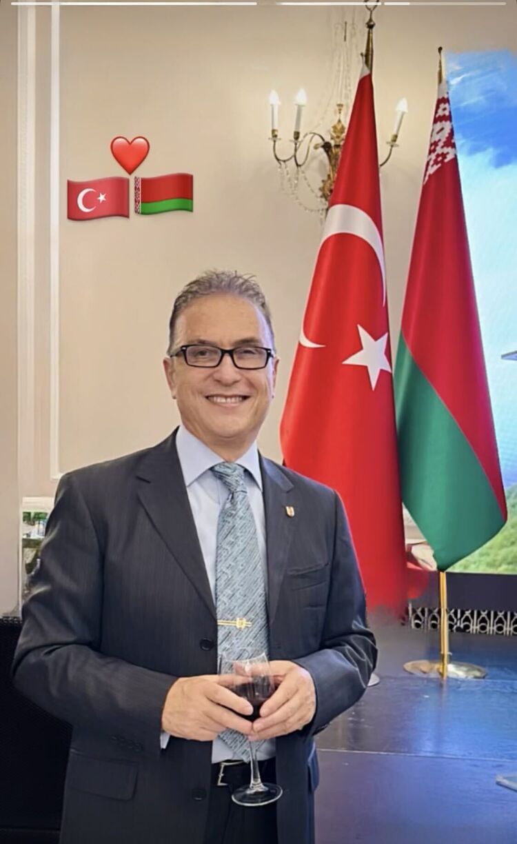  54612462  Akif, 55 ,    