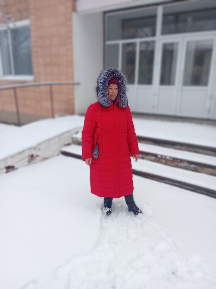  32930362  Lyuba, 64 ,    