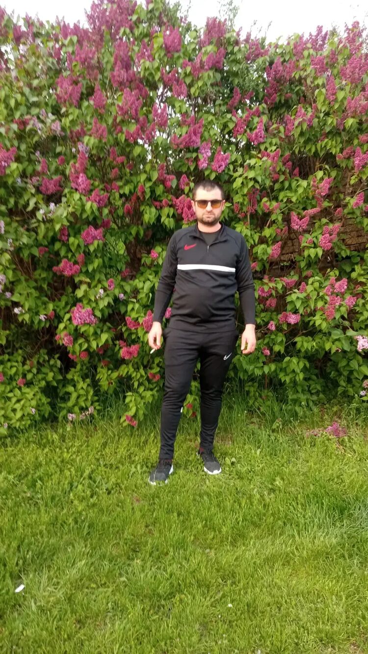  ,   Niko, 38 ,   ,   