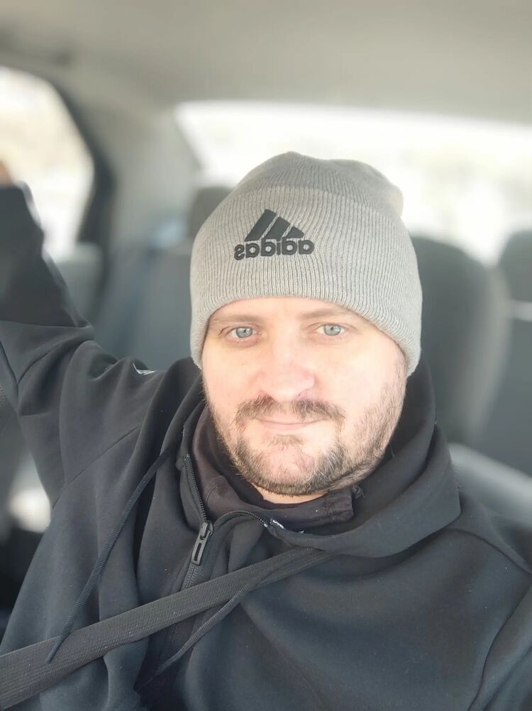  ,   Anton, 40 ,   ,   