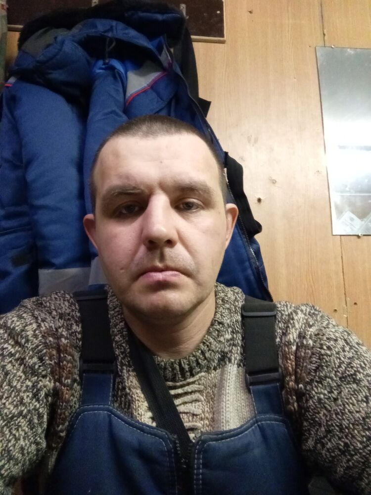  41408692  Alexander, 36 ,    -