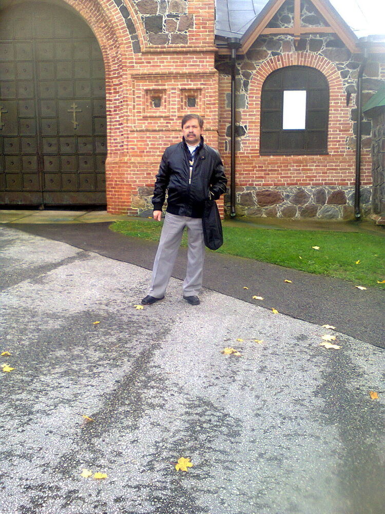  9846882  Aleksandr, 64 ,    