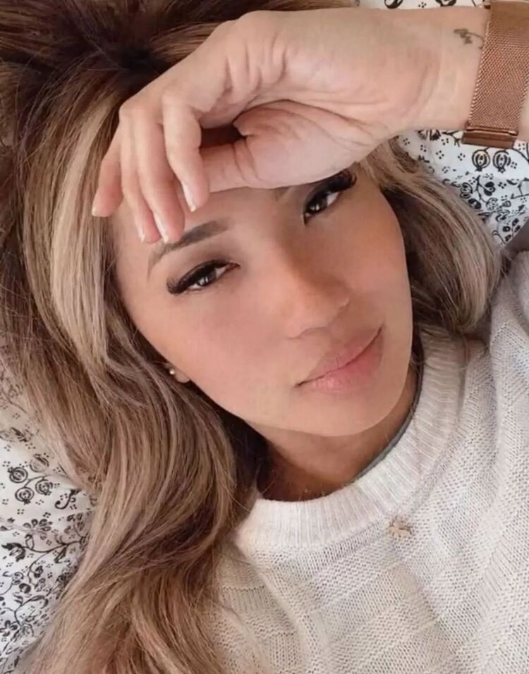  50733712  Isabelle, 35 ,    