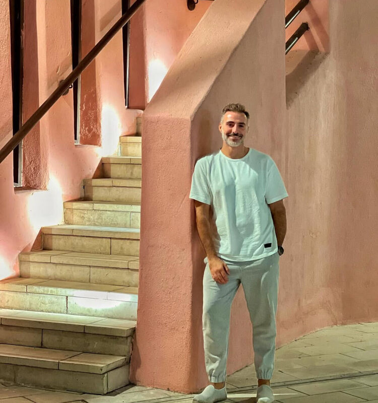  ,   Aslan, 48 ,   ,   