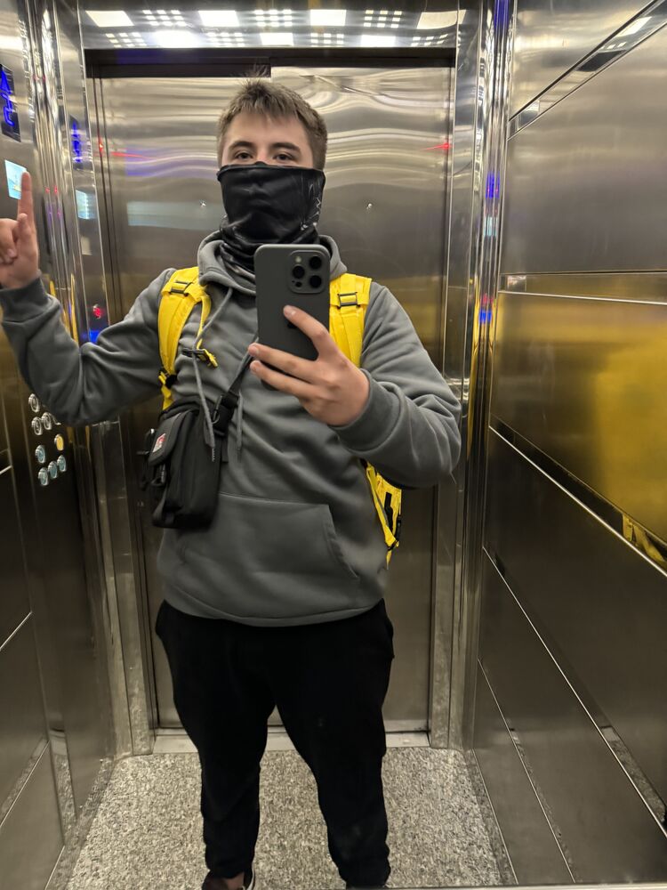  ,   Ruslan, 19 ,   ,   