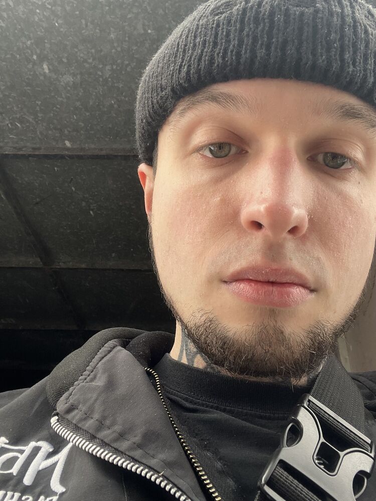  52724782  Vladislav, 24 ,    