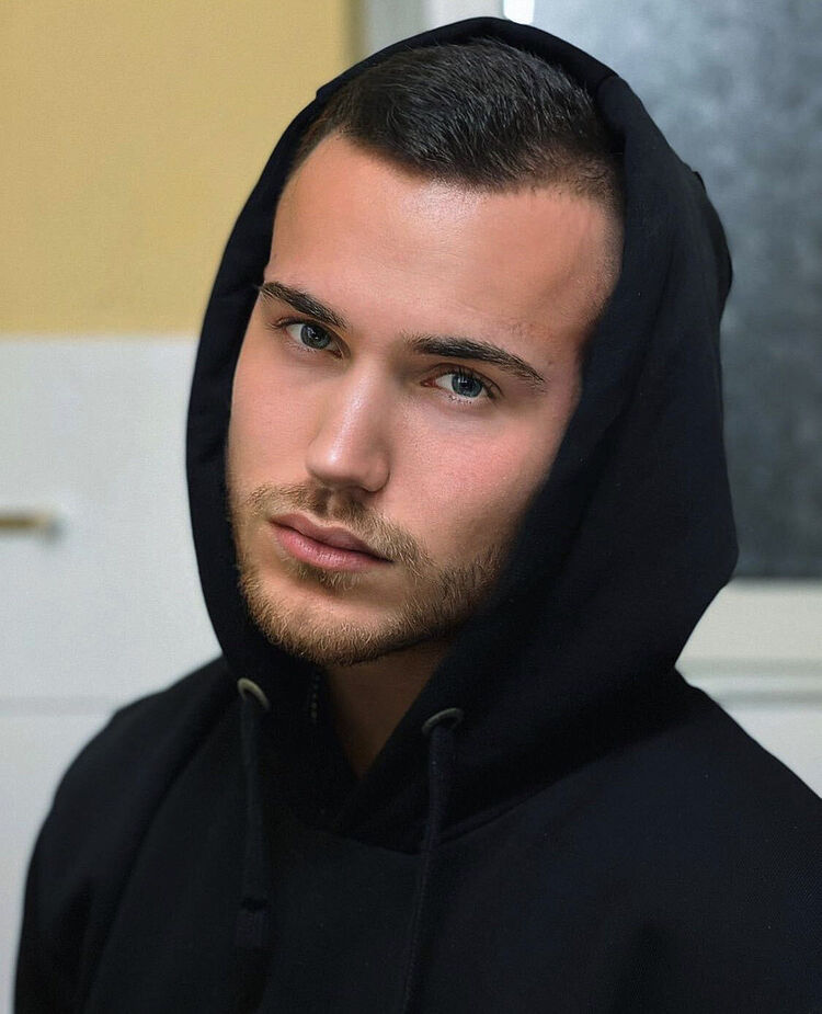 ���� 25490942 ������� ����, 33 ����, ���� ���������� � ������