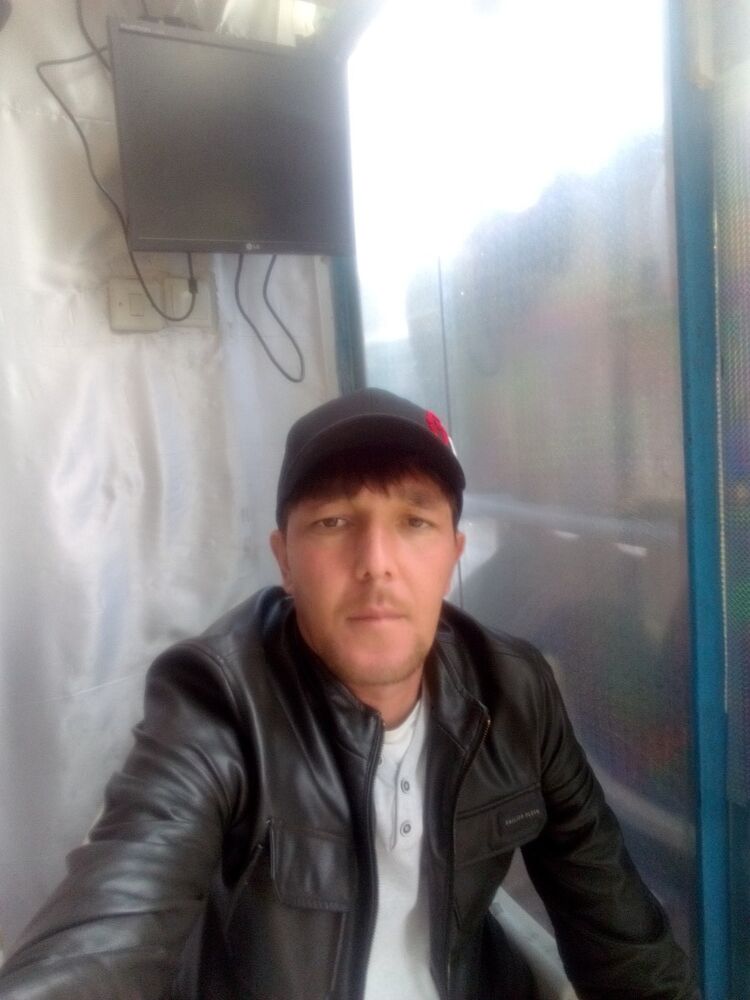  ,   Abdumalik, 37 ,  