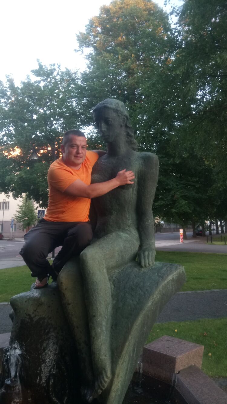  ,   Dmitrij, 46 ,   ,   