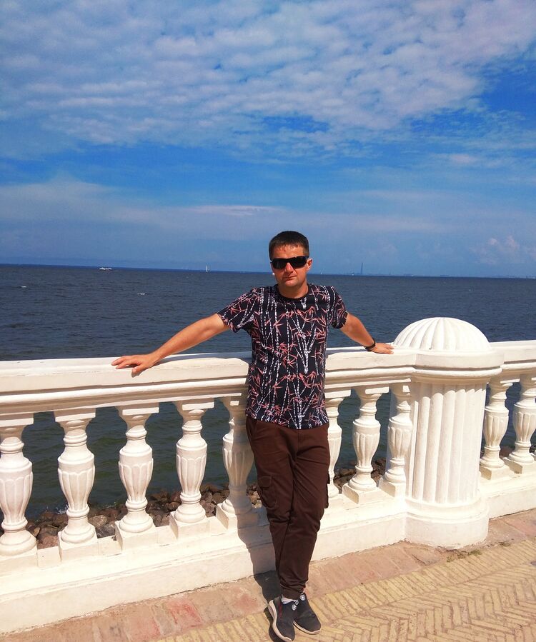  49745982  OLEG, 37 ,    