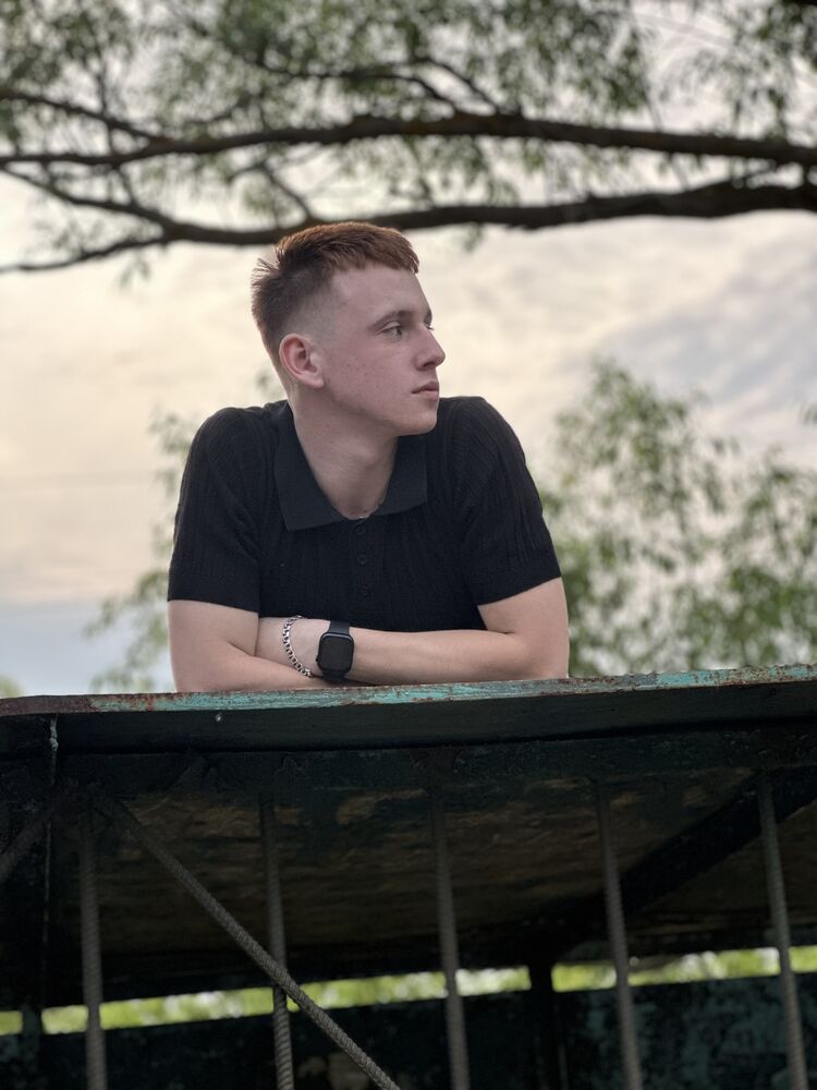  52991332  Aria, 20 ,    