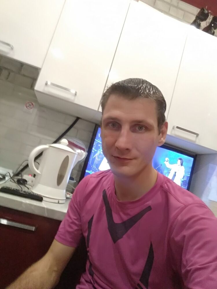  21112572  Alex, 40 ,    