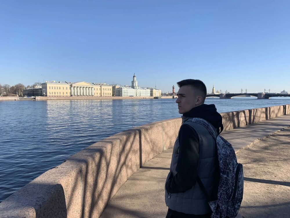  41891542  Arseny, 24 ,    