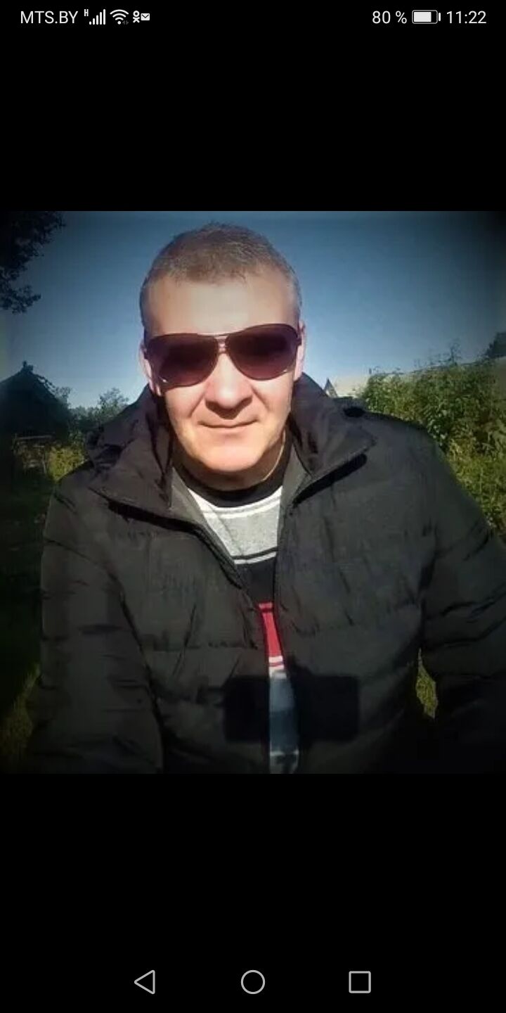  41529892  Vlad, 44 ,    