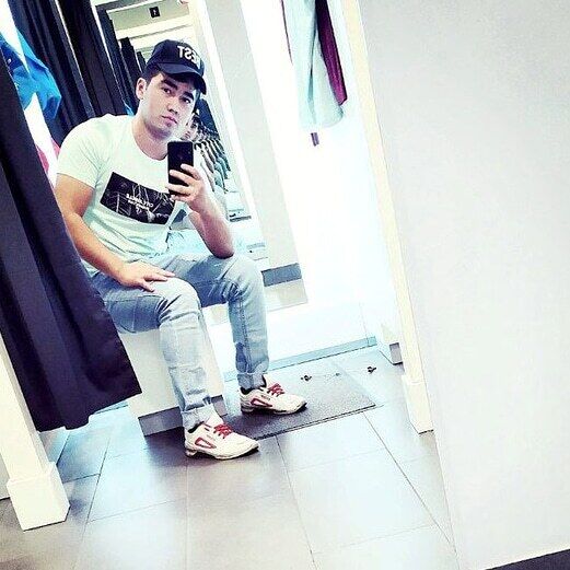  23274662  Alex, 27 ,    