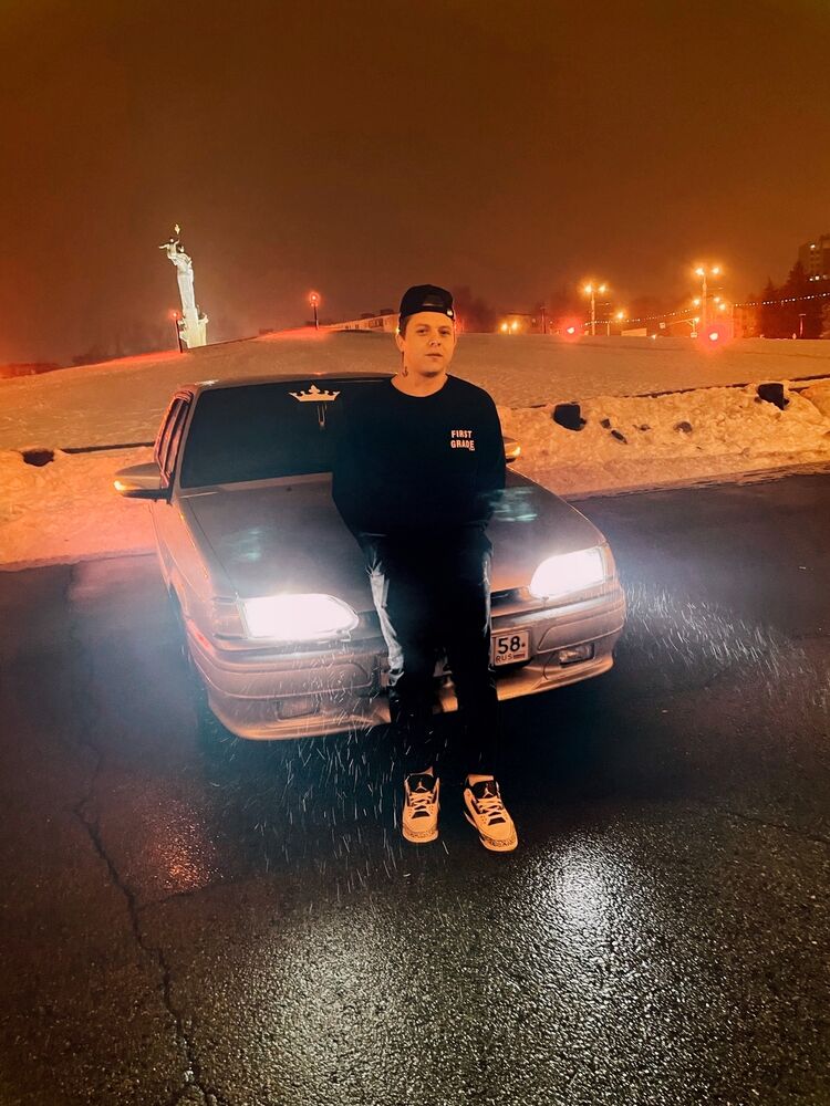  40073322  Maxim, 26 ,    