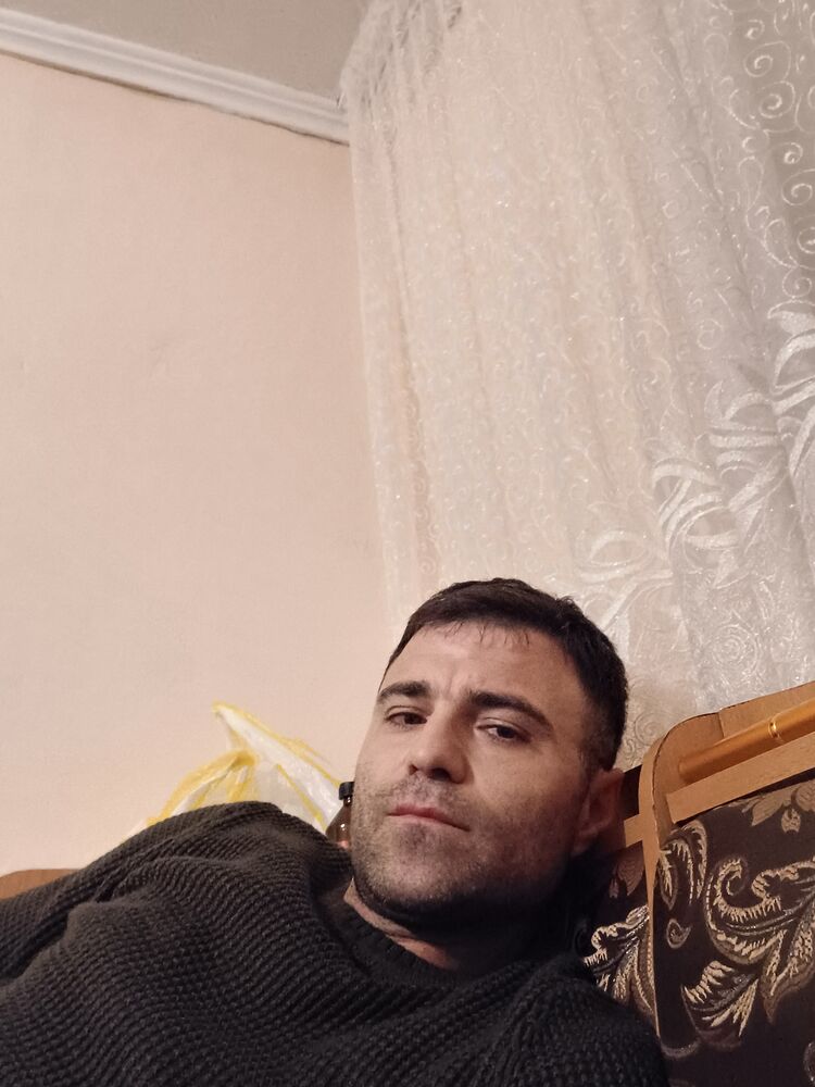  46932502  , 35 ,    