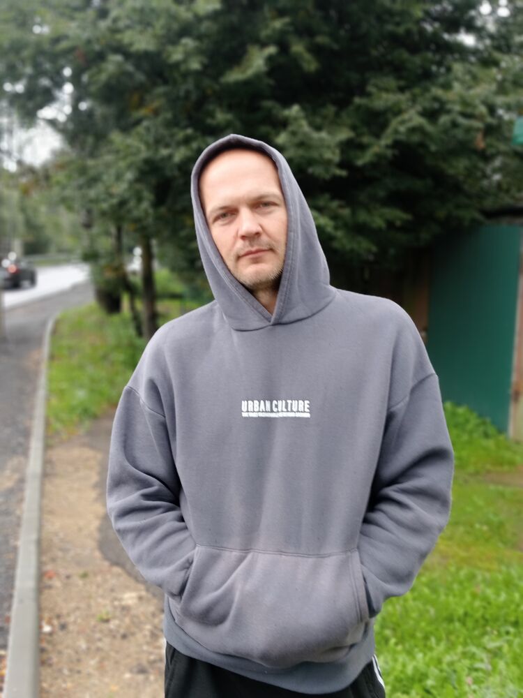  54073532  Andrei, 40 ,     