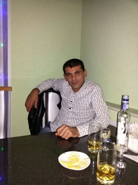  6427722  HAYK, 37 ,    