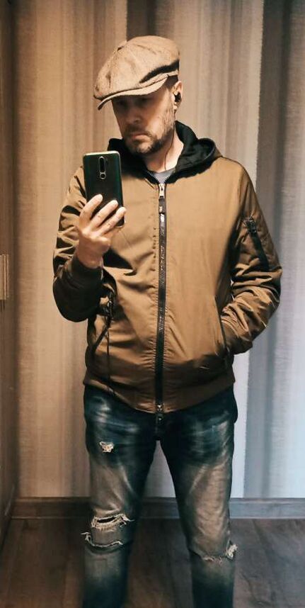  ,   Dan, 43 ,   ,   , c 