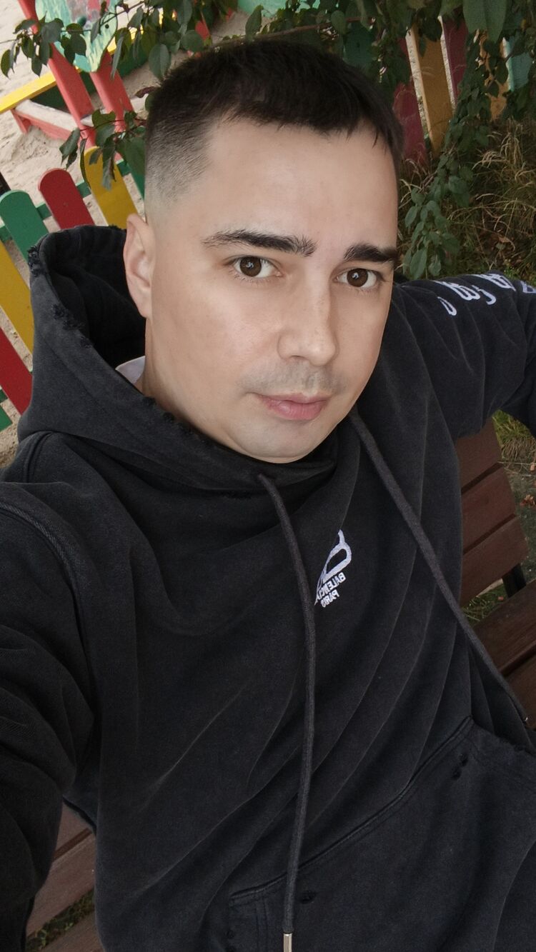  52823602  , 35 ,    