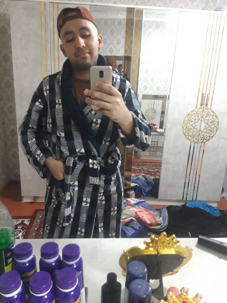  47385352  Sobir, 26 ,    