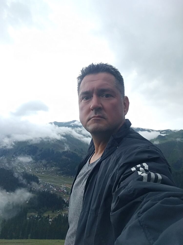  ,   Serge, 48 ,   ,   , c 