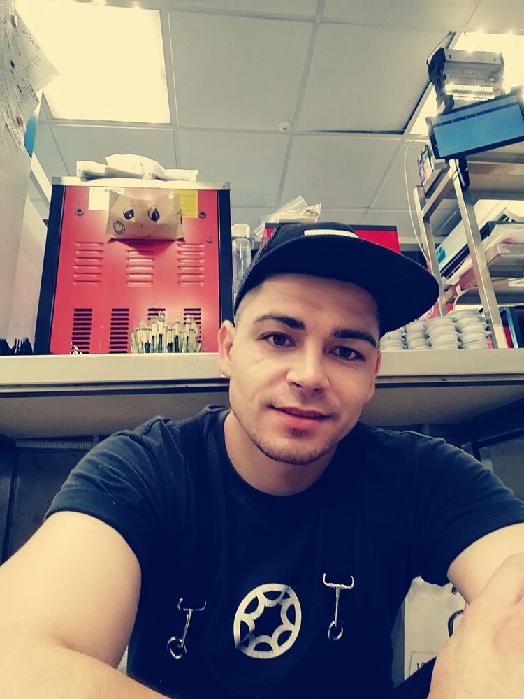  30071902  Amir, 32 ,    