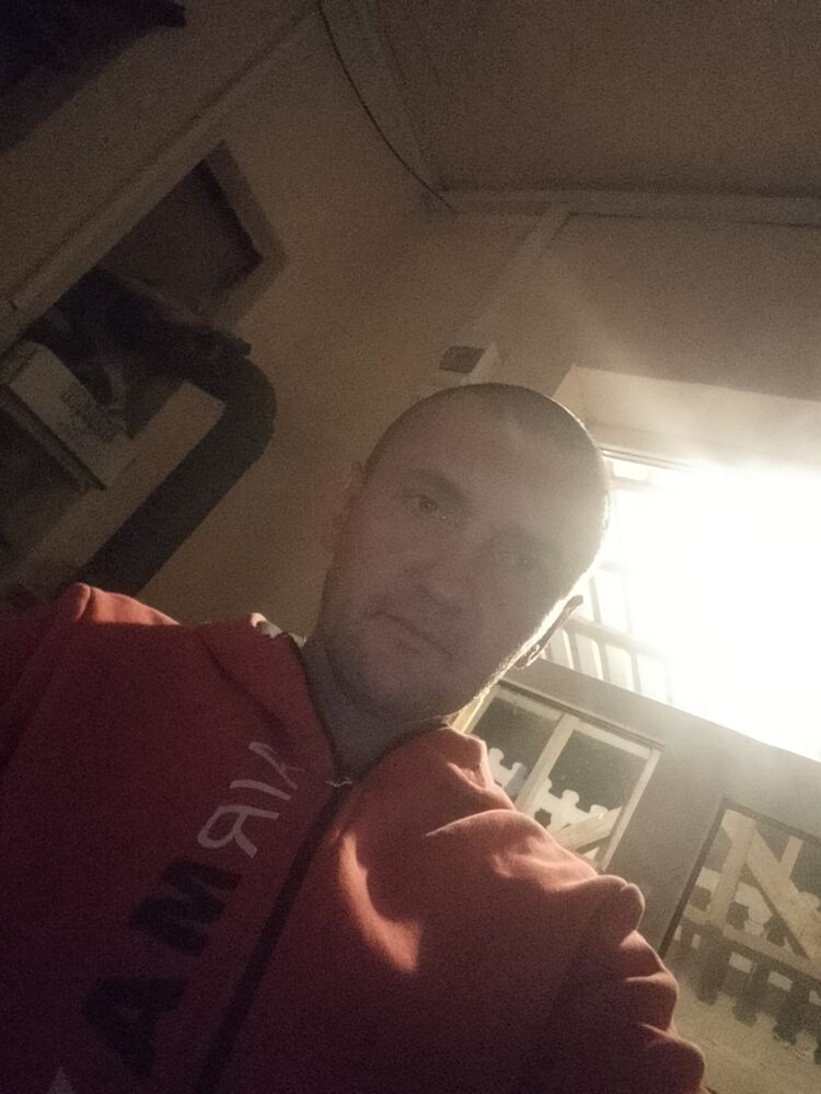  39319172  RUSLAN, 45 ,    