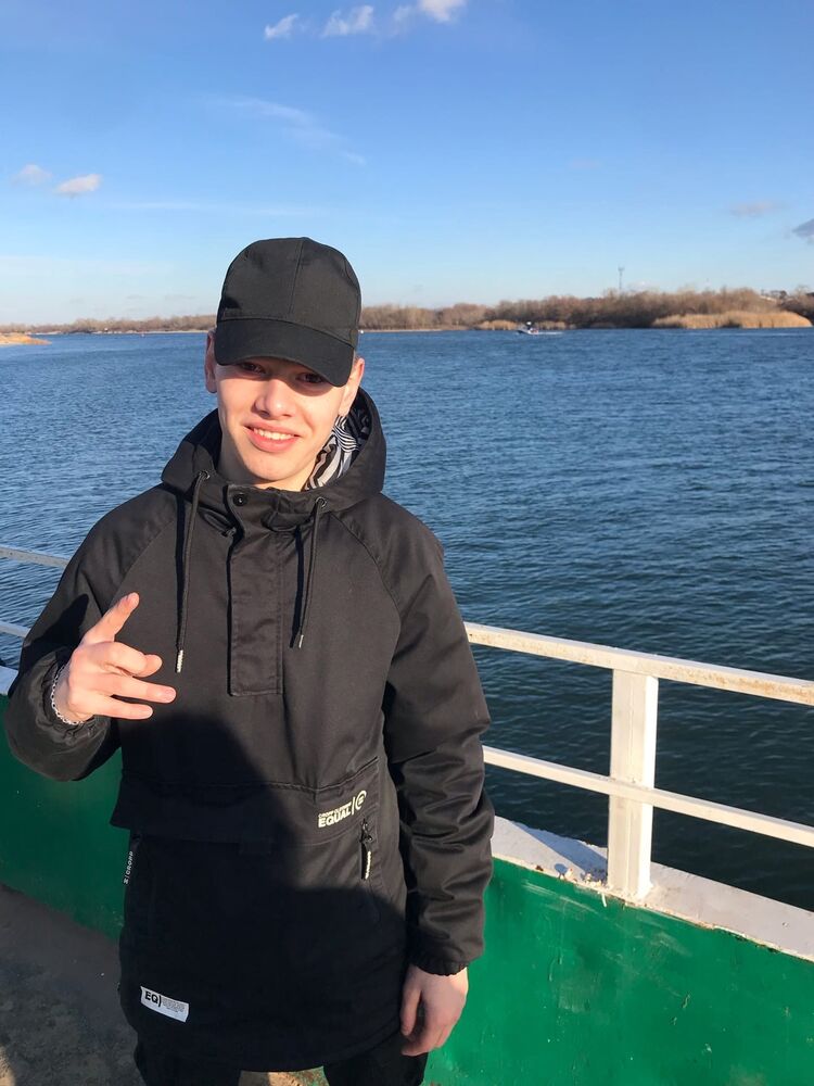  27539562  DANIIL, 23 ,    