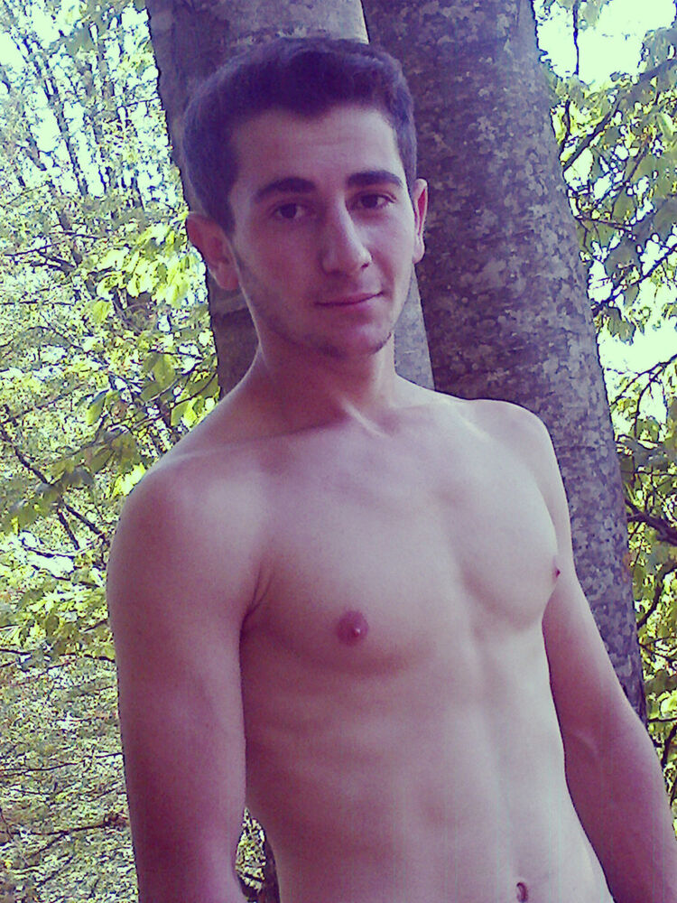  7433952  Maksim, 30 ,    