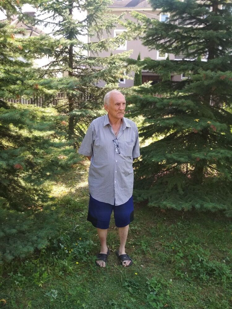  46718532  Igor, 64 ,    
