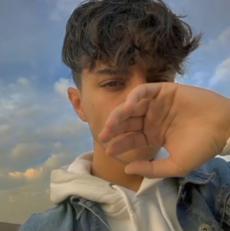  50285132  Elnur, 24 ,    