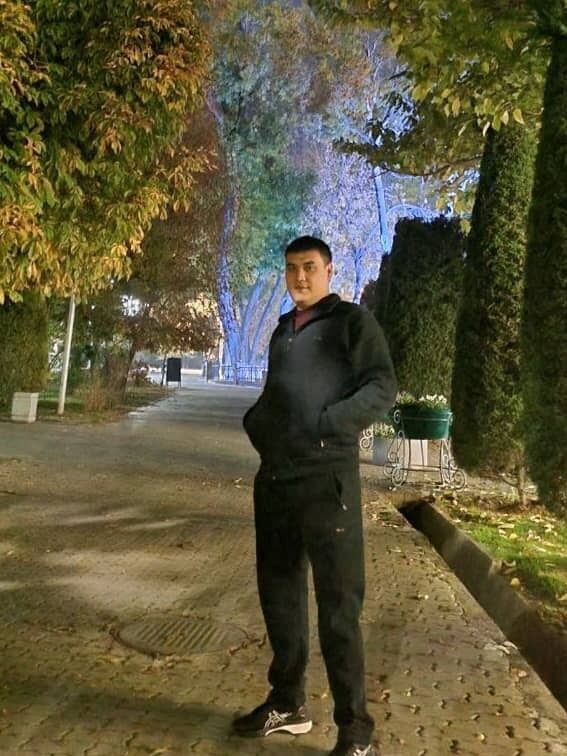  47462682  Timur, 41 ,    