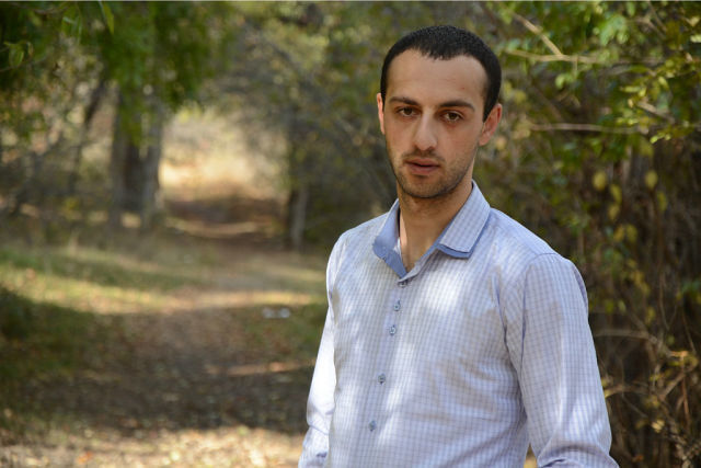  ,   Taron, 34 ,   