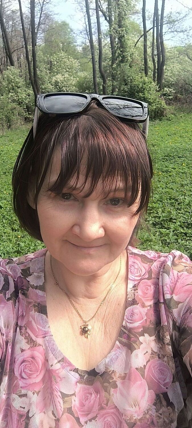  52078762  Victoria, 50 ,     