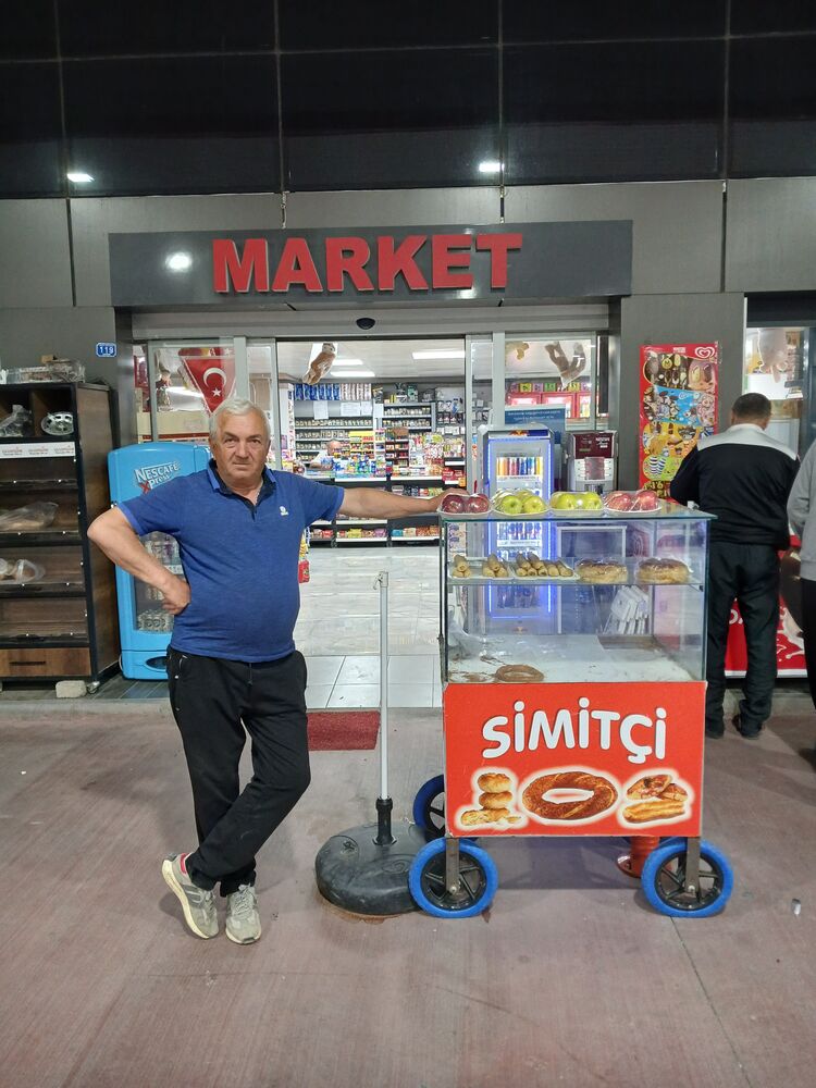  45588382  Zurab, 62 ,    