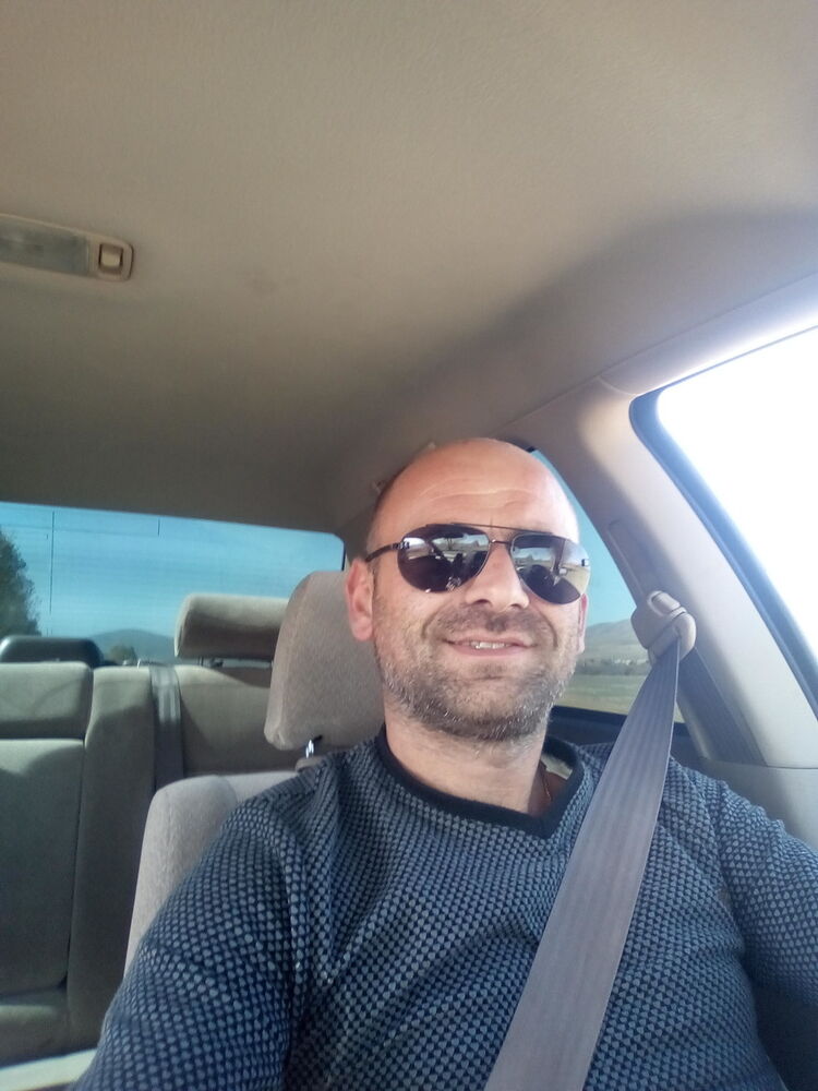  ,   Arkadi, 44 ,   ,   , c 