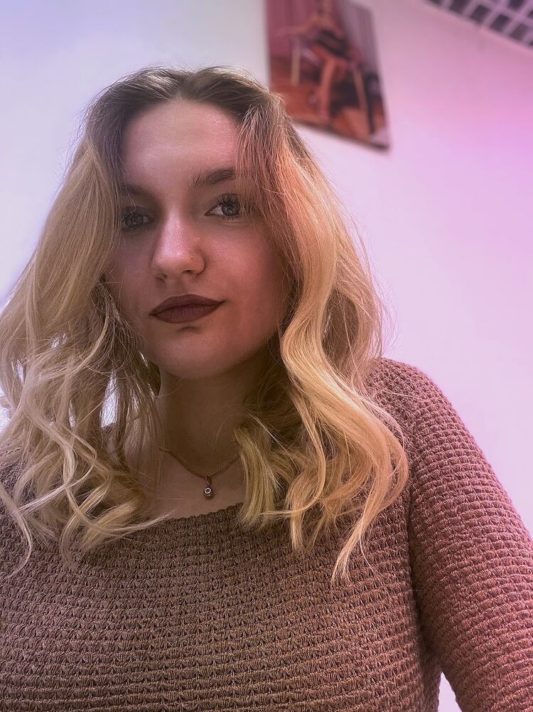   ,   , 24 ,   c 