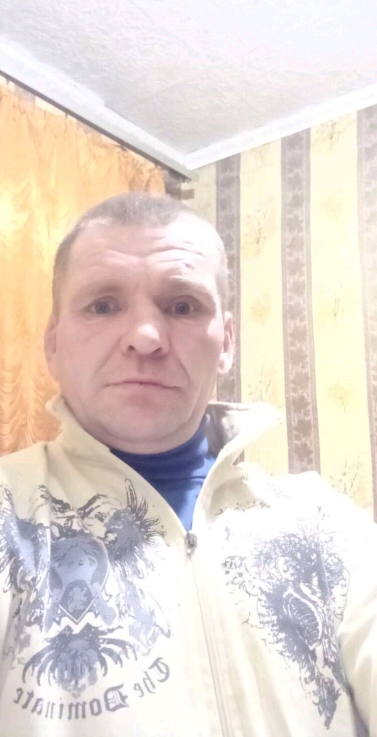  53393922  Denis , 47 ,    