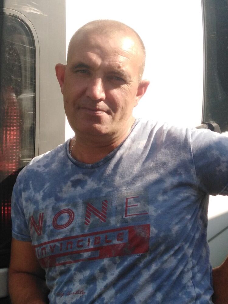  21388322  Andrii, 45 ,    