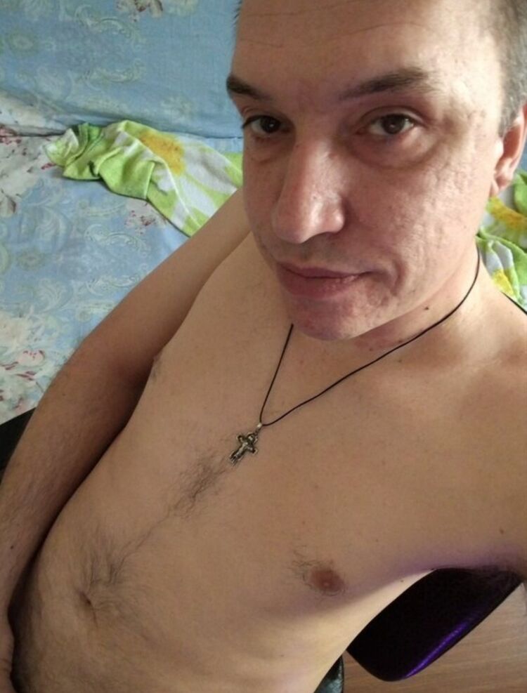  52908932  Den, 47 ,    