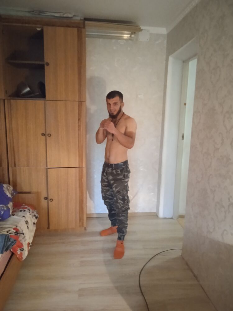  ,   Ibragim, 35 ,   ,   , c , 