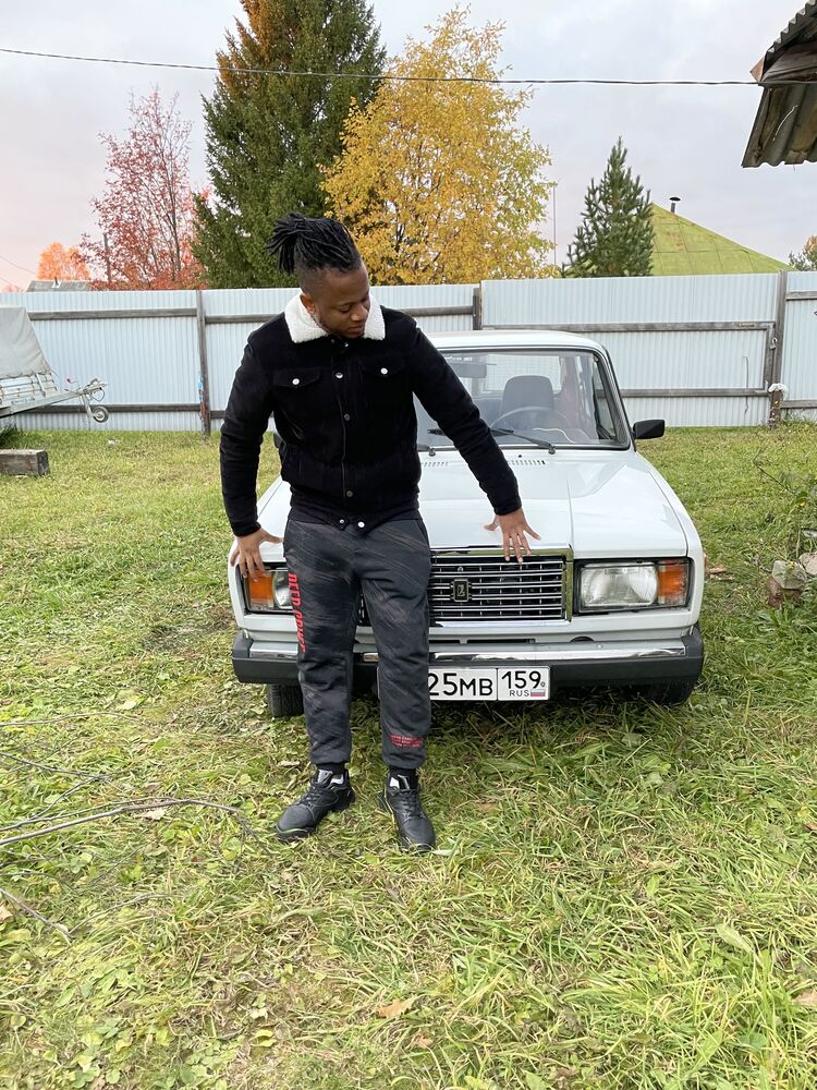  ,   Kelvin, 34 ,   ,   