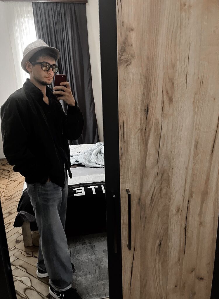  51870012  Giorgi, 24 ,    